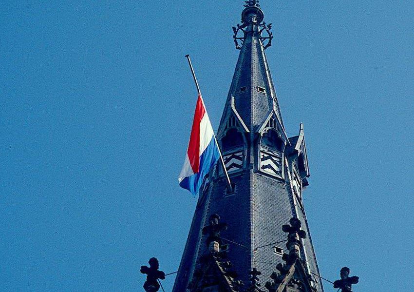 Dodenherdenking vlag halfstok