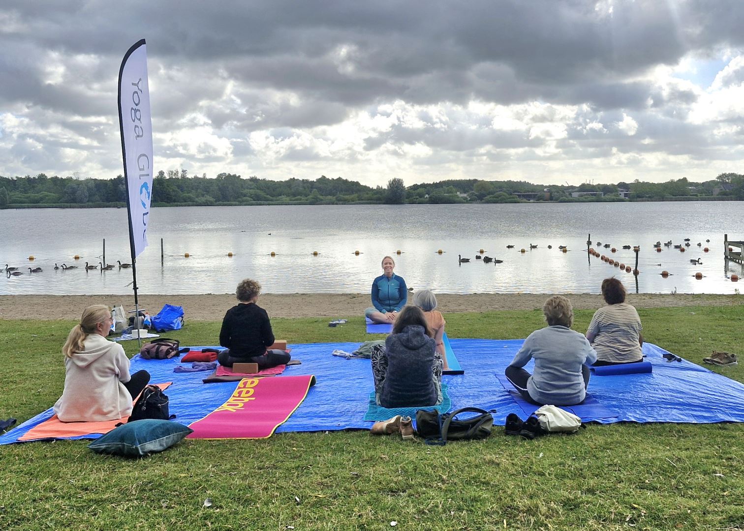 Yoga aan de plas Yoga Globe